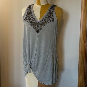 Gimmicks BKE Grey Floral Boho Pattern Summer Tank